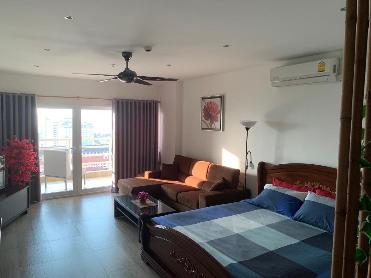 View Talay 5D Golf Apartment Pattaya Bagian luar foto