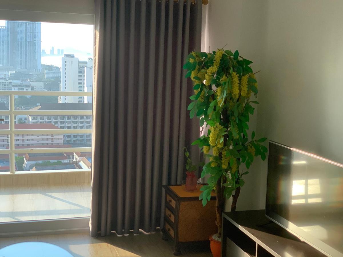 View Talay 5D Golf Apartment Pattaya Bagian luar foto