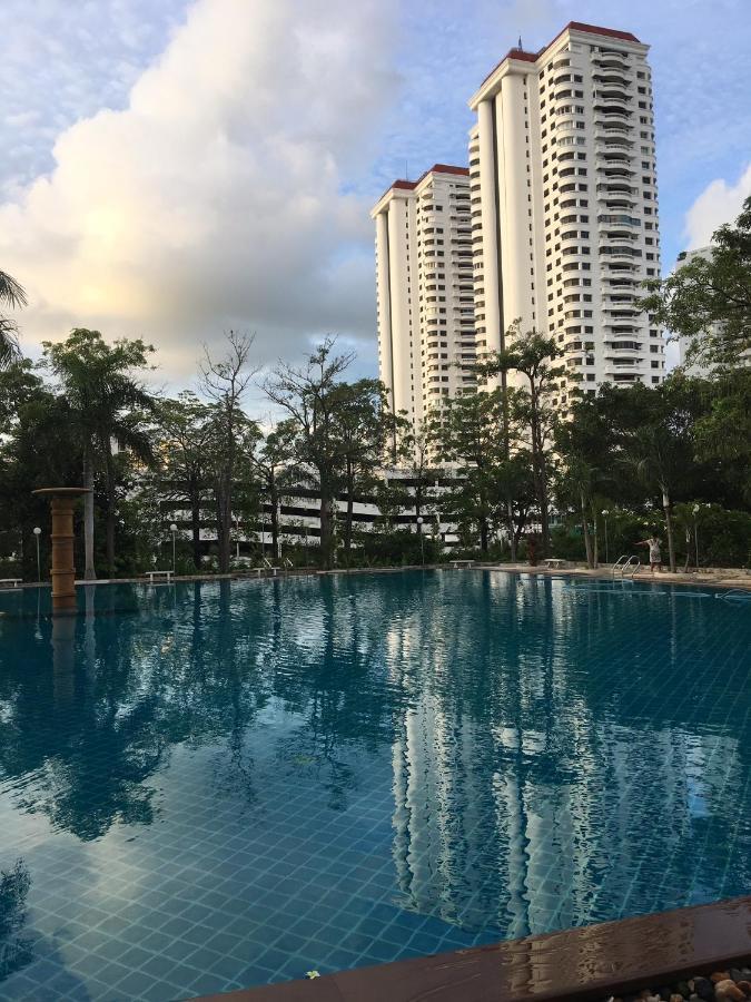 View Talay 5D Golf Apartment Pattaya Bagian luar foto